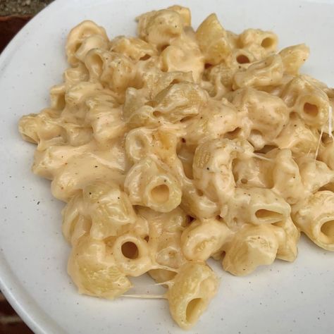 Food Mac And Cheese, Soul Food Dinner, Cheesy Pasta, Food Therapy, Yummy Comfort Food, Mac N Cheese, Food Obsession, Interesting Food Recipes, Yummy Food Dessert