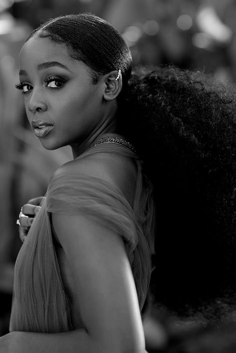 Thuso Mbedu Thuso Mbedu, Woman King, Brown Girls Makeup, Simple Fall Outfits, Girls Braids, Headshot Photography, Brown Girl, Vintage Portraits, Emmy Awards