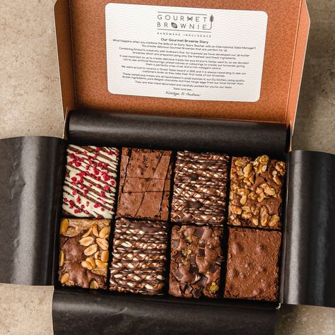 Gourmet Brownie Gift Box: A Selection Of Favourites Brownie Gift, Brownie Packaging, Pecan Brownies, Vegan Brownies, Baking Packaging, Box Brownies, Dessert Gifts, Dessert Packaging, Dessert Boxes