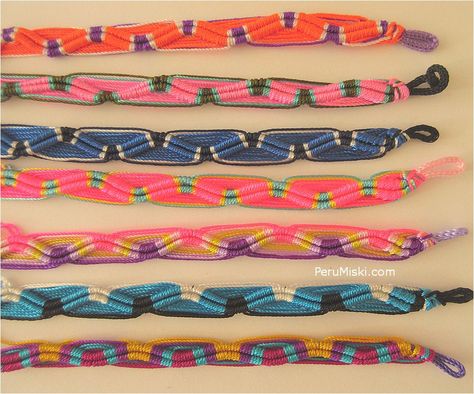 Bracelets knitted in zigzag pattern, peruvian wave, classic. They are handmade in nylon thread. Multicolor. From end to end they are aproximately 9 inches or 24 cms long. Great ROI 😎 Bracelets Knitted, Peruvian Wave Bracelet, Ideas Pulseras, Friendship Bracelets Designs, Wave Bracelet, Zigzag Pattern, Zig Zag Pattern, String Bracelet, Bracelet Designs