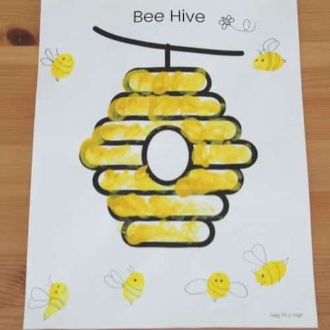 35 Fun & Simple Bee Craft Ideas For Kids Bee Hive Template, Bee Craft Ideas, Bee Handprint, Bumble Bee Crafts, Thumbprint Crafts, Bee Template, Bumble Bee Craft, Bee Hive Craft, Summer Preschool Activities