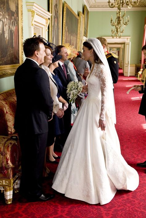 Royal Wedding 2011, Kate Middleton Stil, William Kate Wedding, Kate Middleton Wedding Dress, Principe William Y Kate, Kate Und William, Royal Wedding Cake, Düşes Kate, William E Kate