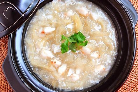 Hed Chef: Fish maw soup, Latest Hed Chef News - The New Paper Fish Maw Soup, Canned Crab Meat, Chinese Soup Recipes, Chinese New Year Food, Chinese Dessert, Seafood Soup, Asian Soup, Chinese Soup, Soup And Stew