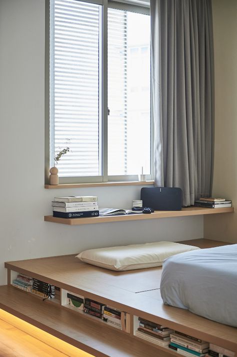 Japan Bedroom Design, Japanese Small Apartment, Muji Style Interior, Japanese Apartment Interior, Studio Solutions, Japan Bedroom, Bedroom Japanese Style, Street Bedroom, Japanese Apartment