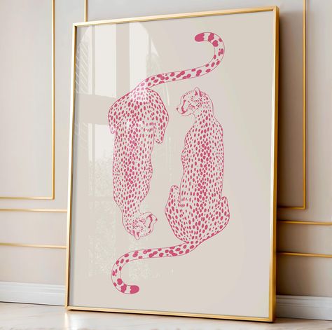 Pink Cheetah Wall Print, Trendy Pink Funky Wall Art, Cheetah Poster, Apartment Decor, Preppy Room Decor, College Dorm Decor, Leopard Poster Add a pop of personality with this cheetah wall art! Perfect for those who love funky, trendy, and girly decor, this light pink poster fits right into any room, college dorm, or apartment. Whether you're going for maximalist vibes or just want to add a bold aesthetic touch, this leopard poster is ready to bring some fierce energy to your space! Key Features Leopard Print House Decor, Feminine Prints, Pink And Gold Wall Decor, Cute Room Wall Decor, Pink And Gold Dorm, Cheetah Print Dorm Room, Funky Art Aesthetic, Pink Animal Print, Cheetah Print Room Decor