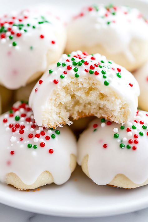 Best Italian Christmas Cookies Italian Anniset Cookies, Italian Cake Cookies, Italian Lemon Christmas Cookies, Italian Cream Cake Cookies, White Italian Cookies, Taste Of Home Cookies Recipes, Best Italian Wedding Cookies, Italian Sugar Cookie Recipe, Meatball Cookies Italian