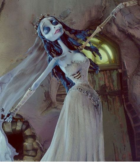 Corpse Bride Art, Emily Corpse Bride, Corpse Bride Costume, Halloweenský Makeup, Tim Burton Corpse Bride, Tim Burton Style, Tim Burton Art, Bride Costume, Tim Burton Films