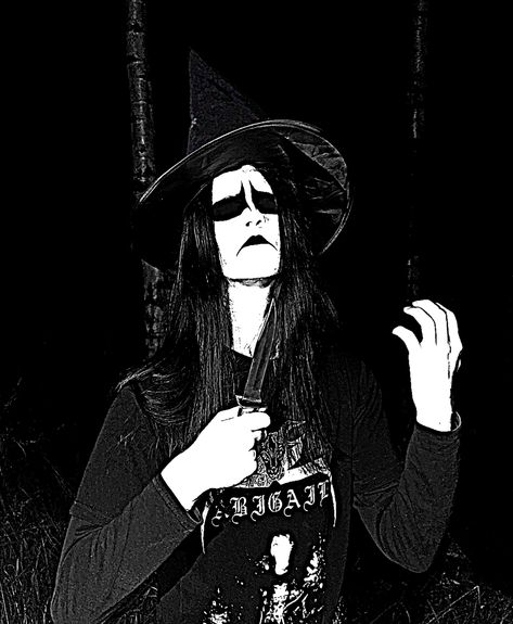 Black metal corpse paint wizard Black Metal Corpse Paint, Metal Outfit, A Silent Voice Anime, Corpse Paint, Black Metal Girl, Black Metal Art, Black Magick, Heavy Metal Art, Arte 8 Bits