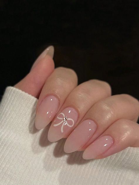 Free Beginners Tips for Perfect Summer Nails Ongles Rose Pastel, Bow Nail Designs, Almond Nails Designs, White Nail, Prom Nails, Acrylic Nail Designs, Almond Nails, French Nails, Winter Nails