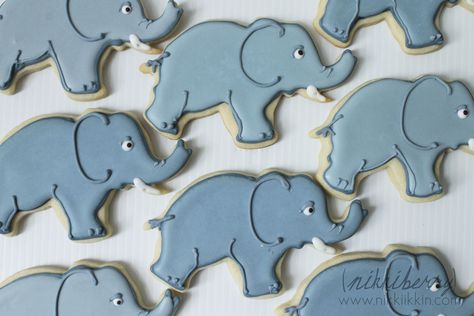 Lion and Zebra and Elephant Cookies | NikkiikkiN Elephant Snacks, Jungle Treats, Elephant Desserts, Elephant 1st Birthday Cookies, Elephant Macarons, Elephant Cookie, Cookies Design, Joffrey Ballet, Fondant Cake Tutorial