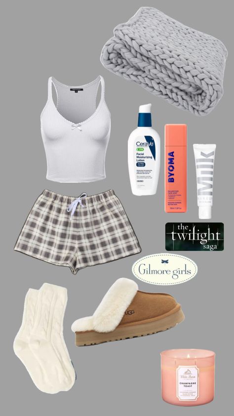 #netflix #movie Netflix And Chill Outfit Date, Netflix And Chill Outfit, Movie Outfit Ideas, Vaca Outfits, Cinema Outfit, Sleeping Outfits, Movie Outfit, Pajamas Aesthetic, Chill Outfit