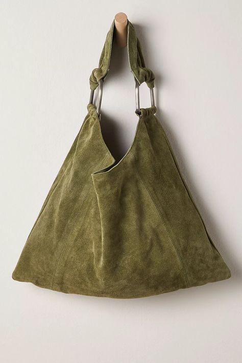 Suede Bag Outfit, Purse Trends, Slouchy Tote, Suede Tote Bag, Slouchy Bag, Slouch Bags, Suede Purse, Fall Handbags, Large Crossbody Bags