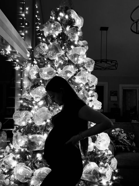 A black and white silhouette photo of Pregnant person in-front of a lit Christmas tree holding their bump Christmas Maternity, Maternity Photo Shoot, Christmas Photo, Pregnancy Photos, Photo Shoot, Easy Diy, Christmas Tree, Christmas