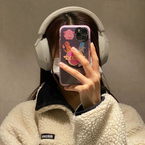 Headphone Outfit, Nmixx Sullyoon, Girl With Headphones, Sony Headphones, Hot Kpop, Korean Aesthetic, Uzzlang Girl, Girls Dp, Girls Eyes