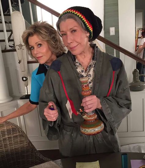 Jane Fonda and Lily Tomlin - Grace and Frankie Frankie Clothing, Grace And Frankie, Lily Tomlin, Wild Women Sisterhood, I Feel Bad, Martin Sheen, Jane Seymour, Hail Mary, Jane Fonda