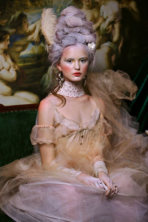 Marie-Antoinette :: Behance Marie Antoinette Photoshoot, Marie Antoinette Makeup, Marie Antoinette Aesthetic, Marie Antoinette Dresses, Ghost Costume, Marie Antoinette, Versailles, Kylie Jenner, Amazing Art