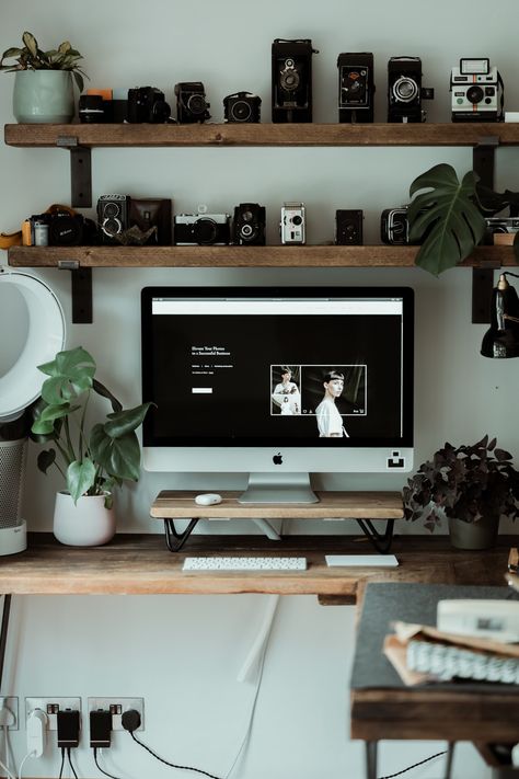 black flat screen tv on brown wooden tv rack photo – Free Screen Image on Unsplash Photographer Office Ideas, Photographer Workspace, Imac Workspace, Photographers Desk, Imac Setup, Photographers Office, Photography Home Office, Imac Desk Setup, Desktop Setup