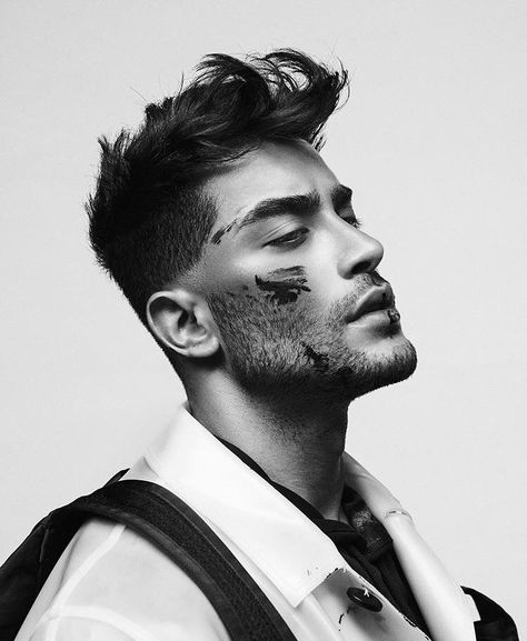 Tony Mahfud, Mid Skin Fade, Distance Yourself, Male References, Gigi Hadid And Zayn, Handsome Italian Men, Toni Mahfud, Zak Bagans, Mens Photoshoot Poses