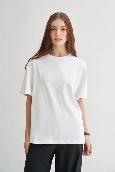 T-Shirt – Basic Dress / Pants / Skirt / Shirt / Elegant - Comfy Elegant Tshirt Outfits, Fitted Minimalist Cotton T-shirt, Luxury White Everyday T-shirt, White Plain T-shirt For Streetwear, Modern Oversized White T-shirt, Cyberpunk Streetwear, White Breathable T-shirt For Streetwear, Insta Layout, Elegant Shirt