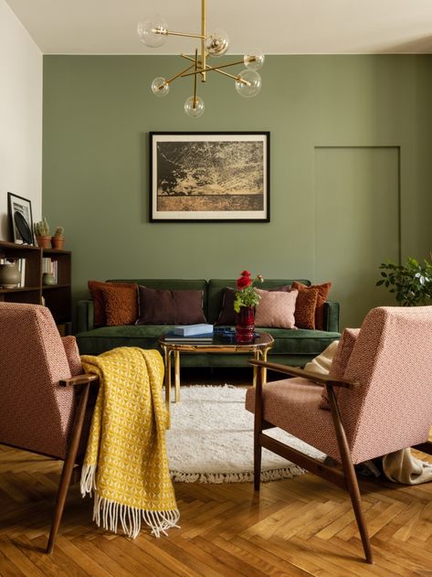 Green Walls Living Room, Green Sofa Living Room, Olive Green Walls, Ideas Habitaciones, Living Room Wall Designs, Living Room Decor Colors, Yellow Living Room, Green Walls, Living Room Green