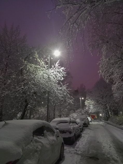 Cold Purple Aesthetic, Purple Winter Aesthetic Wallpaper, Purple Snow Aesthetic, Purple Winter Aesthetic, Snow Aesthetic Dark, Dark Winter Aesthetic Wallpaper, Purple Winter Wallpaper, Purple Christmas Aesthetic, Widget Photos