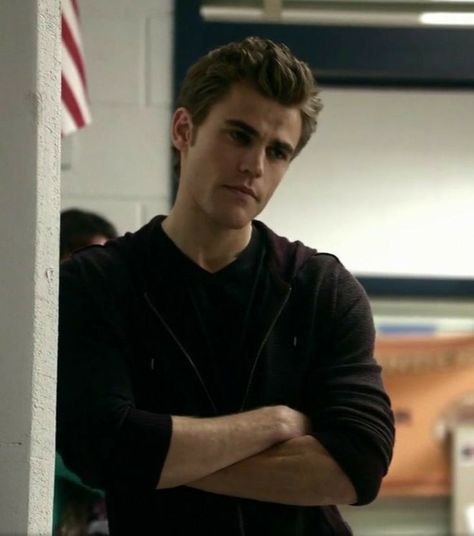 Stefan Salvatore Vampire Face, Tvd Pictures, Stefan Tvd, Paul Vampire Diaries, Paul Wesley Vampire Diaries, Vampire Pictures, The Vampire Diaries Characters, Vampire Diaries Poster, Damon And Stefan