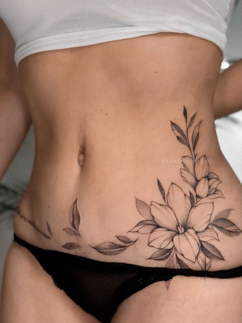 Belly Tattoo Ideas For Women, Cute Pelvic Tattoos For Women, Dragonfly Back Tattoo For Women, Stomach Tattoos Floral, Lotus Stomach Tattoo, Female Belly Tattoos, Tattoo Ideas Female Belly, Stomach Tattoos Women Lower, Belly Butterfly Tattoo