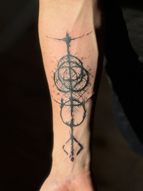 Destiny 2 Titan Tattoo, Souls Games Tattoo, Soulsbourne Tattoos, Dark Sign Tattoo Dark Souls, Ds3 Tattoo, Dark Souls Art Drawing, Fromsoftware Tattoo, Bloodborne Tattoo Design, Dark Souls Tattoo Design