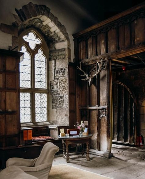 Medieval Home Interior, Medieval Home, Medieval Home Decor, Historical Interior, Haddon Hall, Medieval Decor, Medieval Aesthetic, Chateau Medieval, Castles Interior