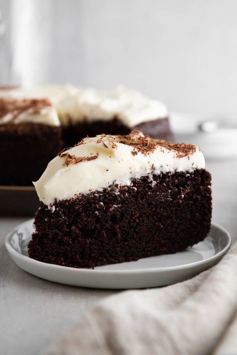 chocolate guinness cake Nigella Chocolate Guinness Cake, Chocolate Guinness Cake, Guinness Cake, Mascarpone Frosting, Chocolate Sheet Cake, Dough Recipes, Decadent Chocolate Cake, Leftover Cake, Rich Chocolate Cake