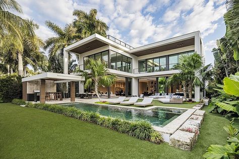 1824 West 24th Street by Kobi Karp Miami Beach Florida, Villa Design, Family House, Beach Florida, Modern House Exterior, Miami Beach, Modern Architecture, Architecture House, Luxury Homes