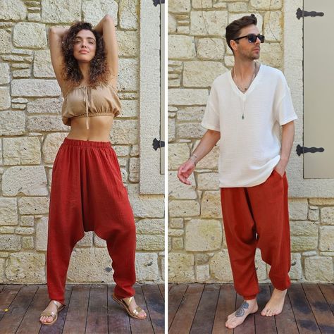 🌈✨ Unleash Your True Style! ✨🌈 Fashion knows no boundaries. Our unisex harem pants, made from soft organic gauze cotton, fit everyone beautifully. Swipe to see how these pants bring out the best in every body, every identity. With an elastic waist and roomy fit, they move and change with you, always keeping you comfortable and stylish. Celebrate the joy of wearing what feels right. From vibrant hues to classic tones, find the color that speaks to you. Because true style is all about being y... No Boundaries, Boundaries, Style Fashion, Harem Pants, Elastic Waist, Bring It On, Elastic, Feelings, Celebrities