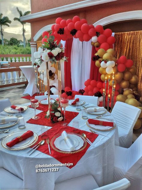 Red And White Decorations Party, Red And White Table Setting, Red And White Party Decorations, White Birthday Party Theme, Banquet Themes, Red Party Themes, White Table Setting, Winter Wedding Red, White Birthday Party