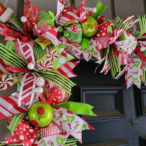 Holiday Mesh Wreaths, Monster Christmas, Grinch Wreath, Grinch Decorations, Grinch Christmas Party, Whoville Christmas, Holiday Garland, Grinch Christmas Decorations, Front Porch Christmas Decor Ideas