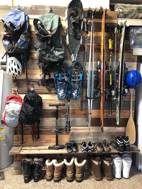 Pacific North West Gear Wall. Made from reclaimed pallets and reclaimed hooks/nails. Adventure Time! Gear Room Ideas, Outdoor Gear Organization, Outdoor Gear Storage, Winter Hiking Gear, Gear Organization, Camping Gear Storage, Adventure Room, Gear Wall, Gear Room