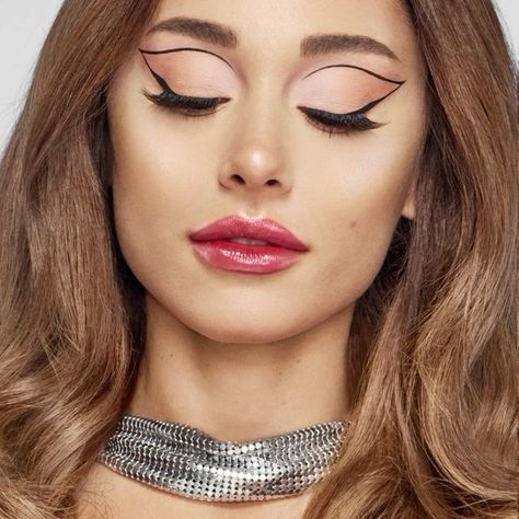 Ariana grande | not mine credits to the owner Ariana Grande Eyeshadow, Ariana Grande Eyeliner, Ariana Makeup, Ariana Grande Makeup, Rem Beauty, Sunshine Girl, R E M Beauty, Thank U Next, M Beauty