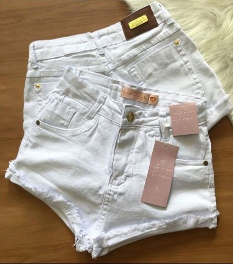 Short branco, short curtinho, mandraka Stylish Outfits Casual, Cute Nike Outfits, Causual Outfits, Cute Comfy Outfits, Short Jeans, Simple Trendy Outfits, Shorts Jeans, Denim Jacket Women, Really Cute Outfits