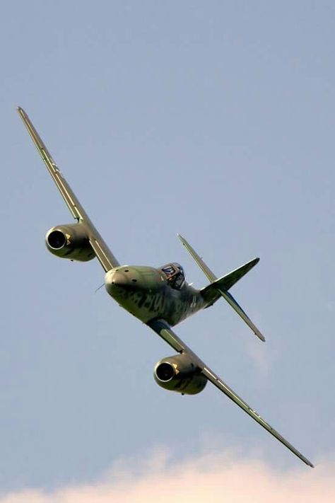 Afrika Corps, Ww2 Fighter Planes, Photo Avion, Messerschmitt Me 262, Luftwaffe Planes, Me 262, Wwii Fighter Planes, Wwii Airplane, Wwii Fighters