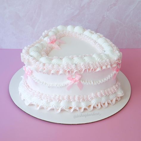 Fake Cake Vintage, Clay Coquette, Cottagecore Cake, Lambeth Cakes, Retro Cakes, Pink Heart Cake, Vintage Style Cake, Love Heart Cake, Birthday Cake Pink