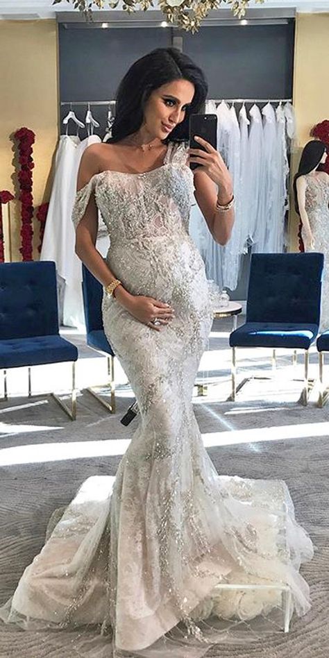 Wedding dresses pregnant brides