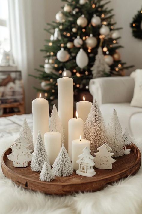 White Christmas Decor Ideas, Tray Decor Christmas, Christmas Themes Decorations, White Christmas Decor, Christmas Inspo, Christmas Decorations For The Home, Boho Christmas, White Christmas Tree, Christmas Decor Ideas