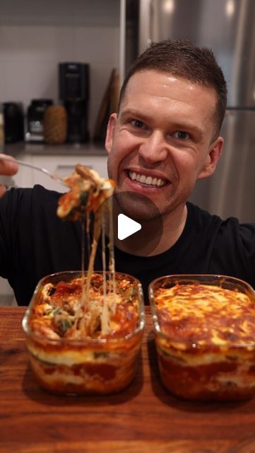 Matt West | ONLINE FITNESS COACH on Instagram: "Lasagna Glass Bowl Meal Prep

Follow for more meal prep ideas👇
@mattwest_roadtoaesthetics

This was honestly one of my best glass bowl meal preps yet! Stop giving up the foods you love if your goal is to lose weight. The secret is creating lower-calorie, higher-protein versions and making them fit within your calorie deficit!

👨‍🍳 Ingredients Per Bowl:

✅ 1 Large Zucchini
✅ 150g Extra Lean Beef Mince
✅ 200g Passata Sauce
✅ 40g Light Mozzarella
✅ 120g Light Ricotta
✅ 1 Large Egg
✅ Mixed Herb Seasoning
✅ Garlic
✅ Salt/Pepper

🥣 Method:

	1.	Preheat your oven to 180 degrees Celsius.
	2.	Cut zucchini into slices, pat them dry, salt heavily, and let sit between two paper towels for a few minutes. This removes moisture!
	3.	Make your sauce: Mix Lean Keto Meals, Glass Meal Prep Recipes, Passata Sauce, Protein Dinners, Bowl Meal Prep, Healthy Mummy Recipes, Large Zucchini, Mummy Recipes, Prep Meals