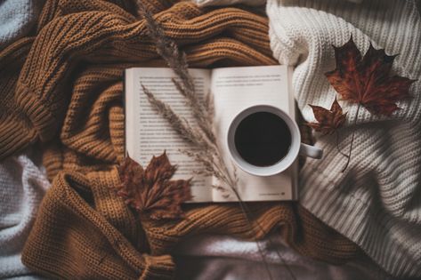 Fall Notion Aesthetic, Horizontal Fall Aesthetic, Autumn Aesthetic Pc Wallpaper, Cozy Fall Aesthetic Wallpaper Desktop, Autumn Aesthetic Horizontal, Cozy Autumn Aesthetic Wallpaper Laptop, Autumn Horizontal Wallpaper, Ipad Background Fall, Ipad Wallpaper Aesthetic Horizontal Fall