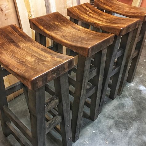 "29\" stools made of solid Alder wood and finished with two different stains to provide great contrast. These stools can be finished to be outdoor stools, or indoor stools. Every part of the stool making process in done by hand in my small wood shop in Colorado. These are some of the best bar stools you'll find. Contact me if you need to adjust the chair seat height, or want different stains to be used. Currently, the seat is stained Special Walnut, and the legs are stained Ebony. Priced PER sto Rustic Bar Stools Wood, Cabin Bar Stools, Bar Stools Ideas, Rustic Bar Stool, Outdoor Wood Bar, Western Bar Stools, Reclaimed Wood Counter, Bar Stools Wood, Country Bar Stools