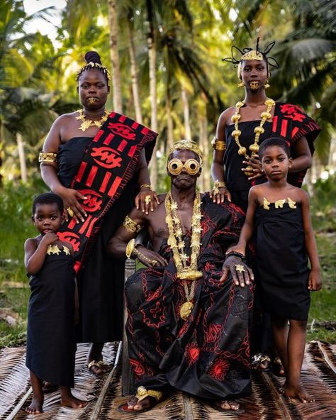 Ivory Coast Africa, Ghana Culture, African Swimwear, African Mythology, Ghana Fashion, Africa People, Black Royalty, Ghanaian Fashion, African Inspired Fashion