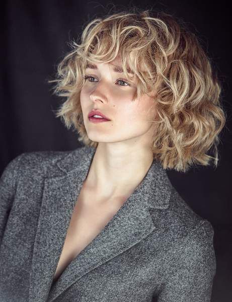 Short Haircut With Fringe, Curly Cuts, Haircut 2023, People References, Cool Short Hairstyles, Long Bob Haircuts, Short Curly Haircuts, Curly Hair With Bangs, Messy Hair