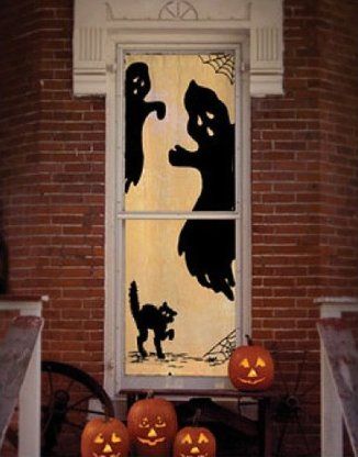 Halloween Shadows Diy Halloween Window Decorations, Diy Halloween Window, Porta Halloween, Creative Halloween Decorations, Dekorasi Halloween, Halloween Window Decorations, Cheap Halloween Decorations, Casa Halloween, Window Decorations