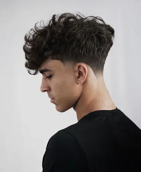 The ultimate guide to tapered hairstyles 16 hairstyle ideas for men - mens-club.online Taper Fade Design, Blowout Taper, Tapered Hairstyles, Fade Curly Hair, Low Fade Curly Hair, Taper Fade Long Hair, Faded Haircut, Haircut Ideas Trendy, Taper Fade Short Hair