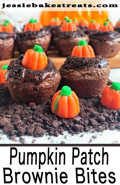 Halloween Bites, Mini Brownie Bites, Savory Cupcakes, Spooky Halloween Desserts, Halloween Brownies, Mini Brownies, Easy Halloween Party, Halloween Party Snacks, Party Snack Food