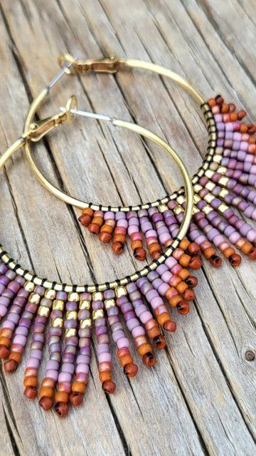 Seed Bead Hoop Earrings Tutorial, Fringe Hoop Earrings, The Tube, Earring Tutorial, Tutorial Video, Beaded Hoop Earrings, Beaded Hoops, Beaded Fringe, Beading Tutorials